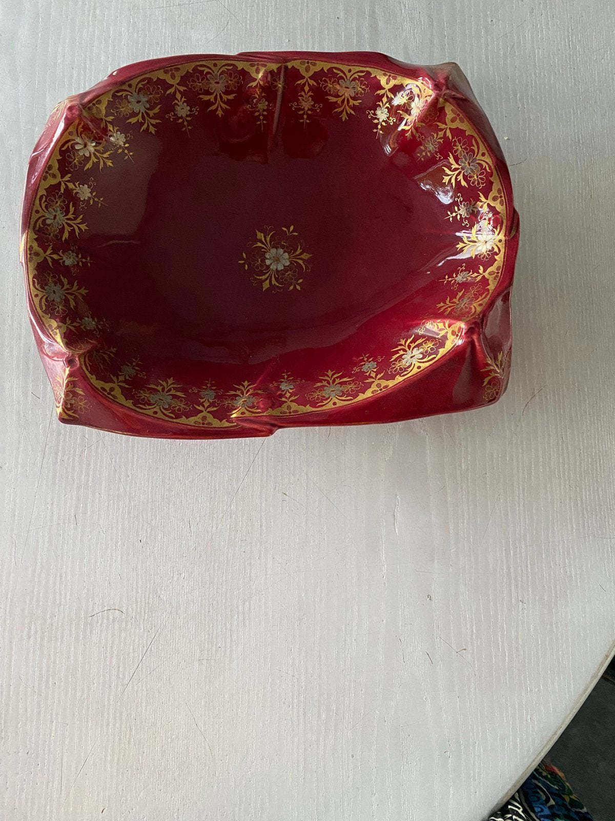 Vintage Sarreguemines Aardewerken Schaal - Rood/Goud, Ophalen of Verzenden