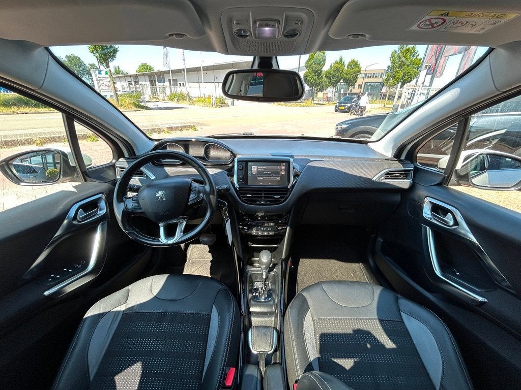 Peugeot 2008 1.2 PureTech Allure AUT|NAVI|PANORAMA|Dealer OH, Euro 6, 1199 cc, Bedrijf, 3 cilinders