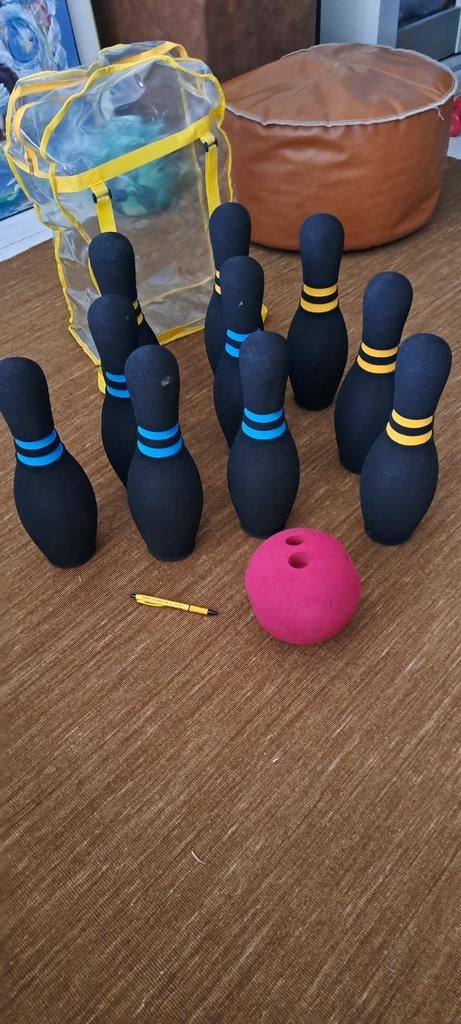 Bowlingset / Kegelset met 10 stevige kegels en bal, Ophalen