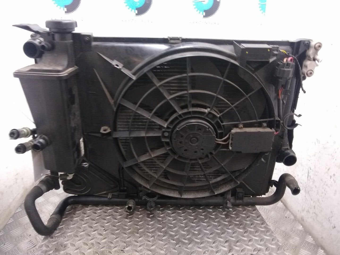 BMW 3 SERIES Touring 318i Executive  KOELERPAKKET 2001, Ophalen of Verzenden, Gebruikt, ARN erkend