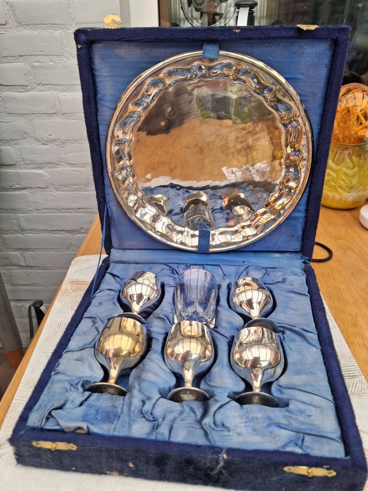 vintage antiek Verzilverd bord met borrelglazen in geschenkd, Ophalen