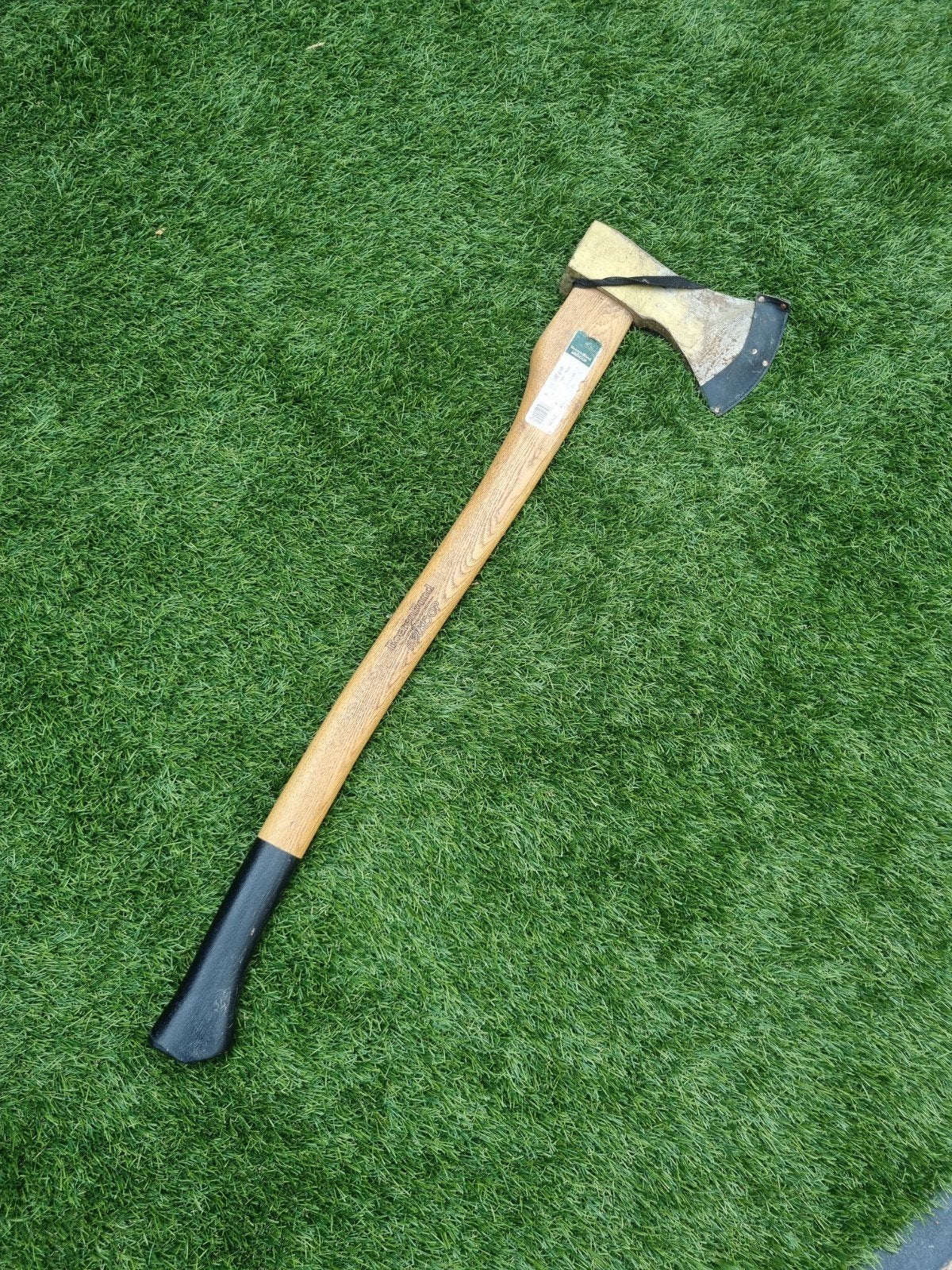 Degelijke bijl met houten steel, Ophalen, Gebruikt