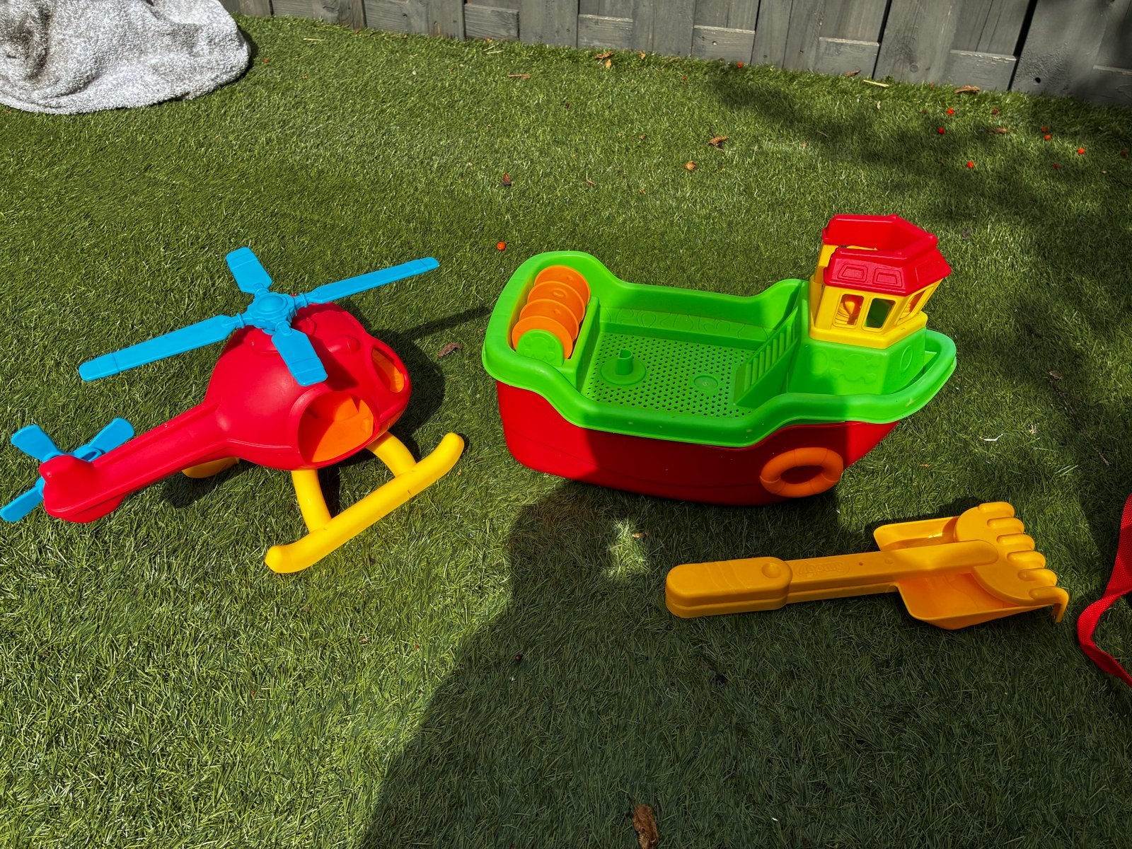 Smoby Waterspeelgoed en Zandspeelgoed Set: Boot, Helicopter,, Ophalen of Verzenden, Zo goed als nieuw