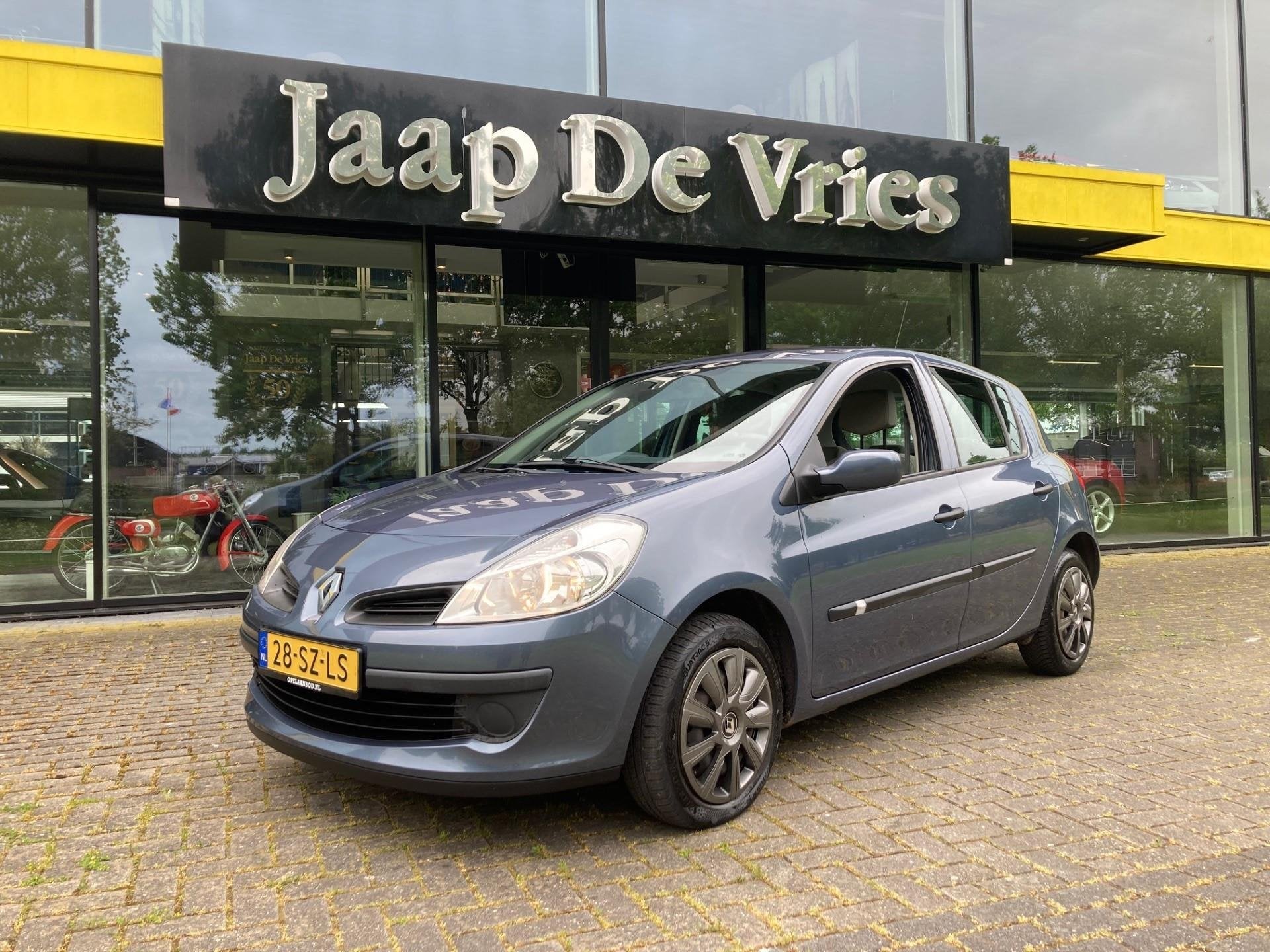 Renault Clio 1.2-16V Expression, Voorwielaandrijving, Gebruikt, 4 cilinders, Blauw