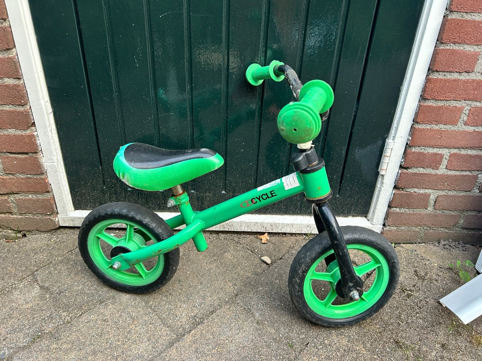 Loopfietsje groen gratis af te halen, Fietsen en Brommers, Fietsen | Kinderfietsjes, Ophalen, Gebruikt, Minder dan 16 inch