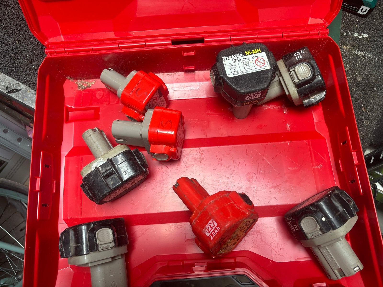 Diverse Accu's voor Gereedschap (9.6V, 12V, Makita), Ophalen, Gebruikt