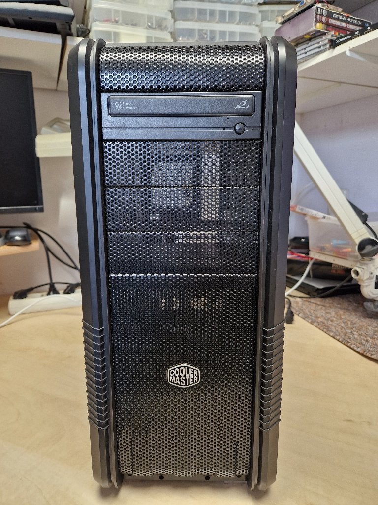 CoolerMaster CM690, Computers en Software, Computerbehuizingen, Ophalen of Verzenden, Gebruikt