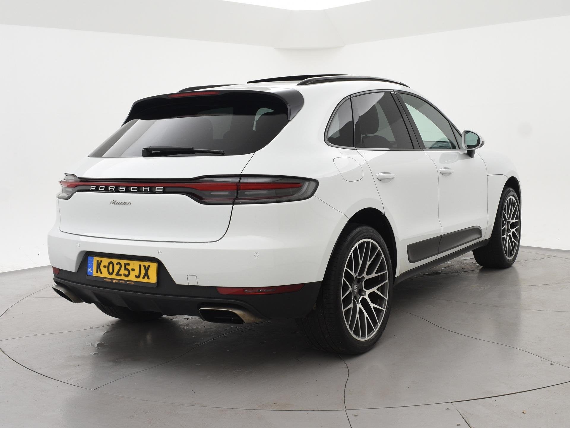 Porsche Macan 2.0 AUT. FACELIFT MODEL + PANORAMA | LUCHTVERI, Auto's, Automaat, Gebruikt, Wit, 245 pk