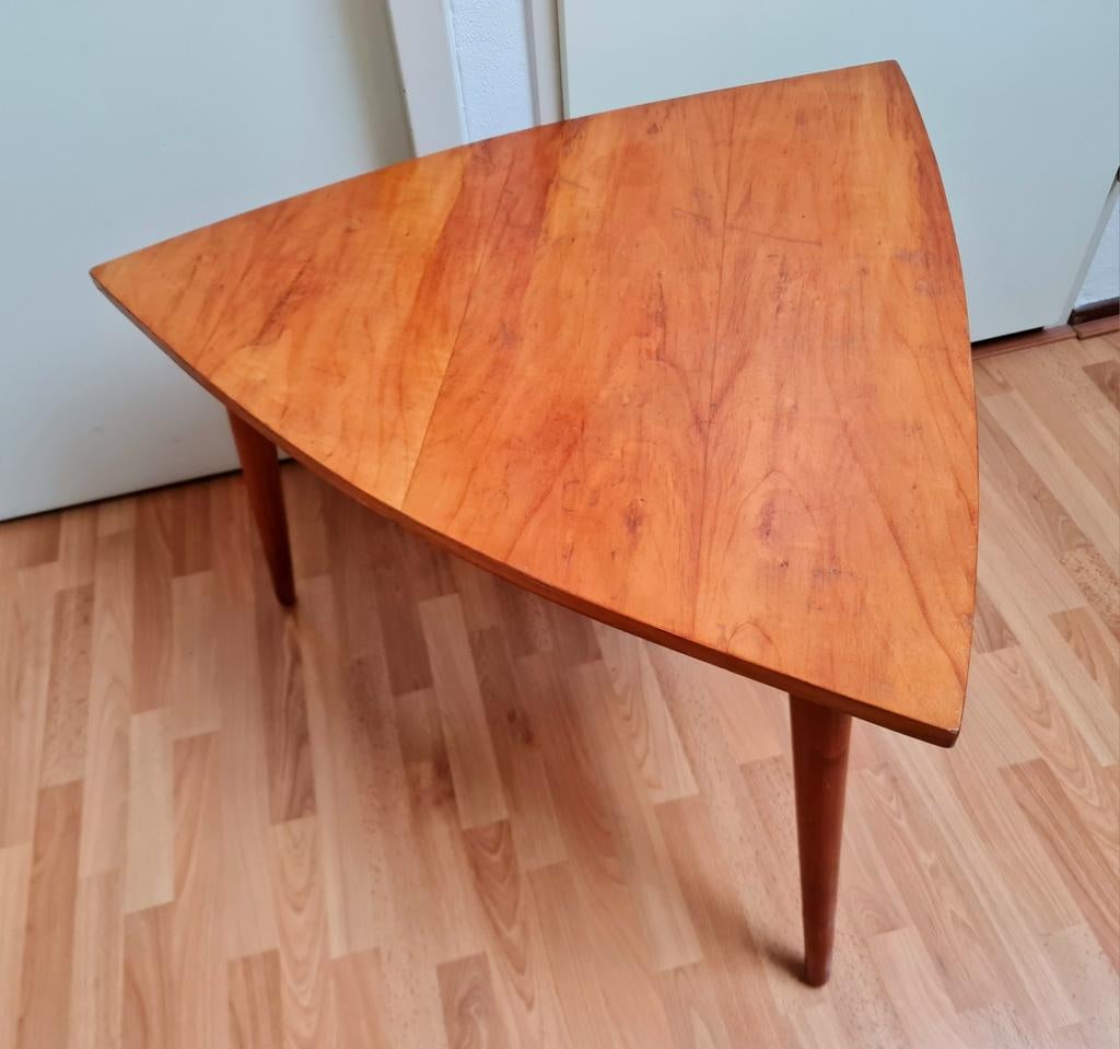 Niertafel seventies driepoot salontafel Scandinavisch uniek , Ophalen