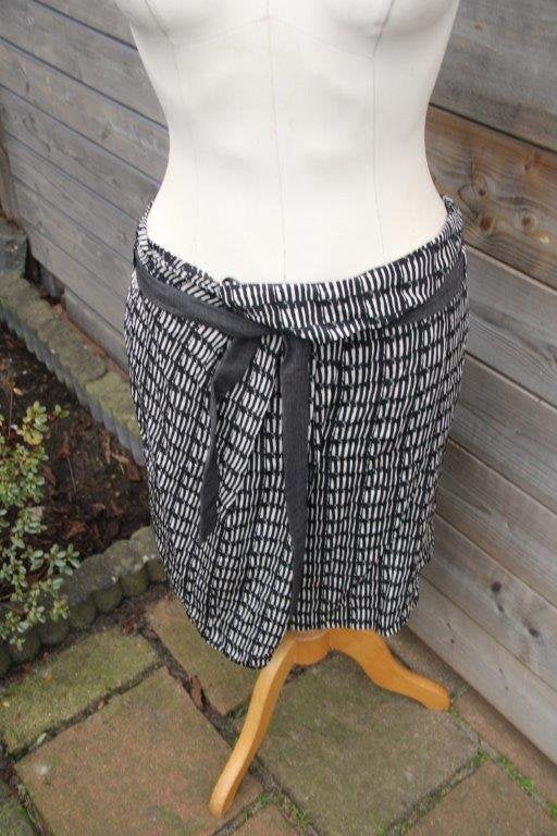 Rok zwart/ beige Maxmara mt 36 Vaste prijs, Zwart, Max Mara, Ophalen of Verzenden, Zo goed als nieuw