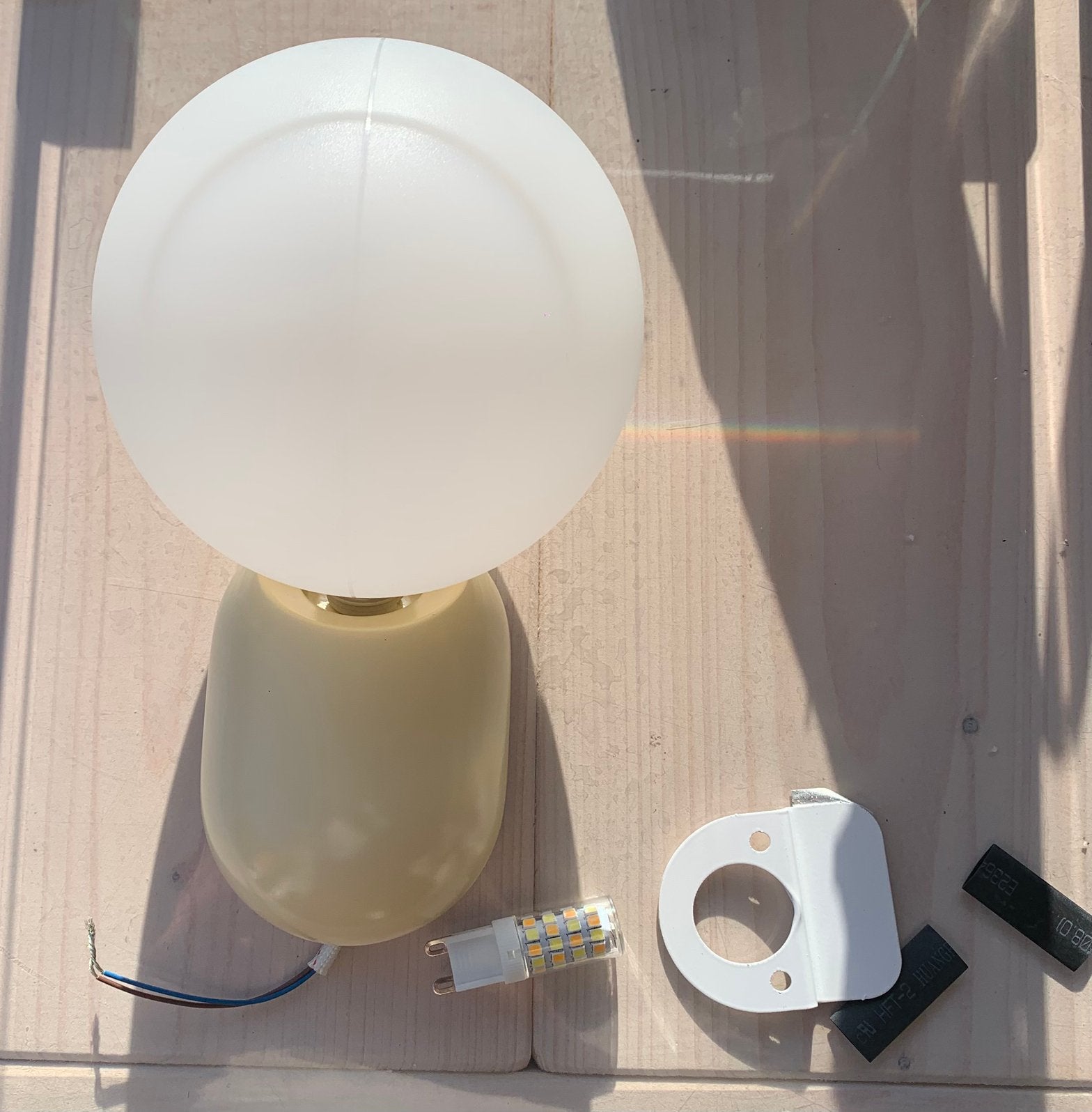 Led bollamp bol is van kunststof nieuw in doos met lichtbron, Kunststof, Nieuw, Overige fittingen, Ophalen of Verzenden