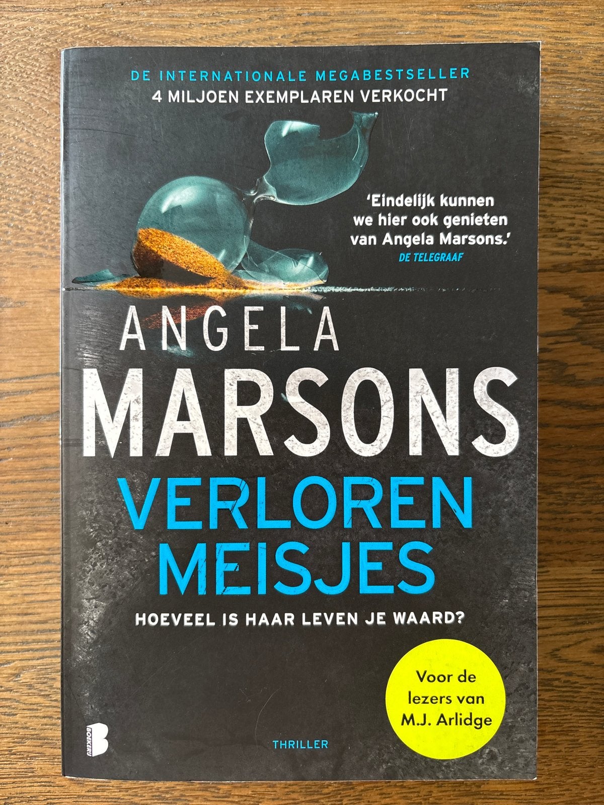 Angela Marsons - Verloren Meisjes, Ophalen of Verzenden, Zo goed als nieuw, Europa overig