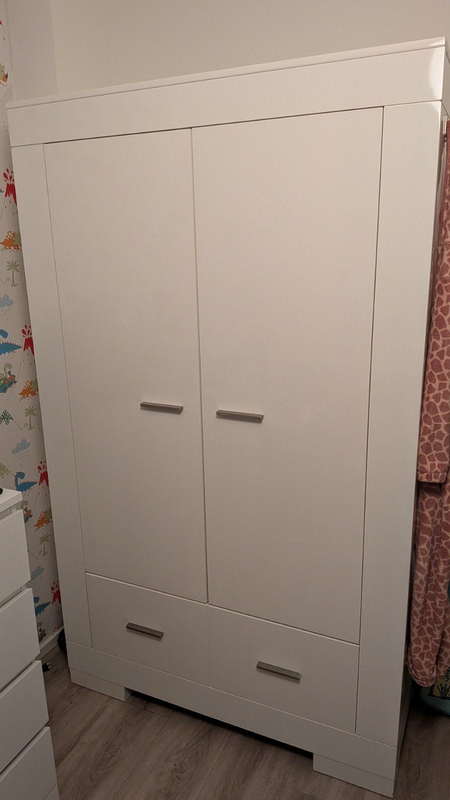 Witte kinderkledingkast met hang- en leggedeelte en lades, Ophalen, Gebruikt, 100 tot 150 cm, Met lade(s)