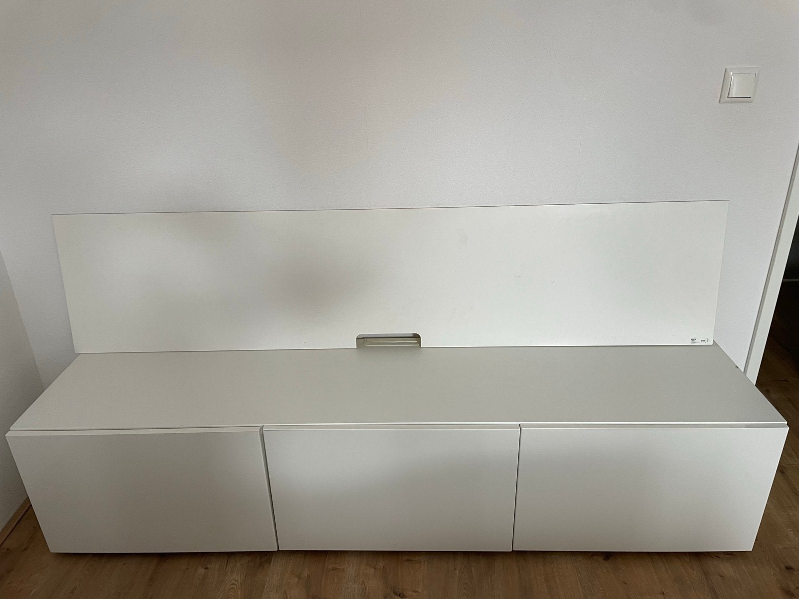 IKEA Besta tv meubel 180x40x38 wit met milky glasplaat, Huis en Inrichting, Kasten | Televisiemeubels, Ophalen, Gebruikt, 150 tot 200 cm
