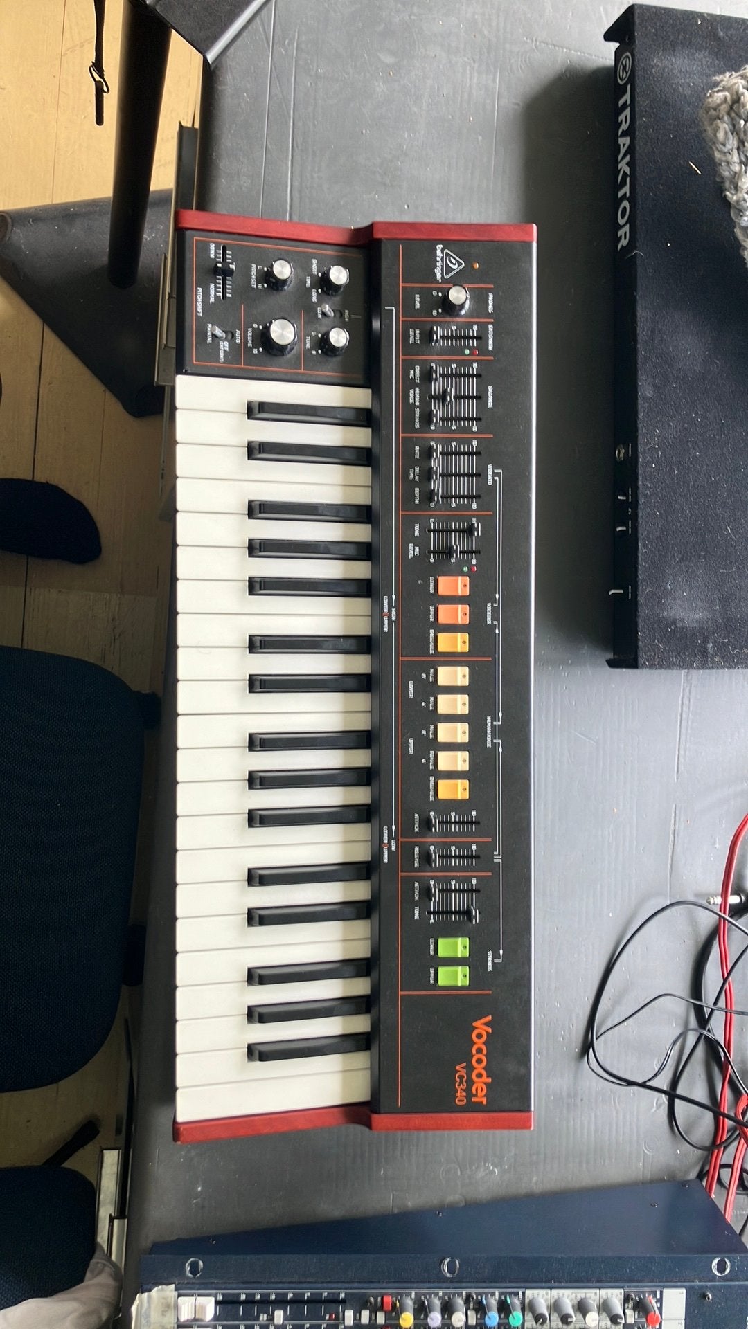 Behringer vc340 vocoder synthesizer, Ophalen, Zo goed als nieuw, Overige aantallen, Overige merken