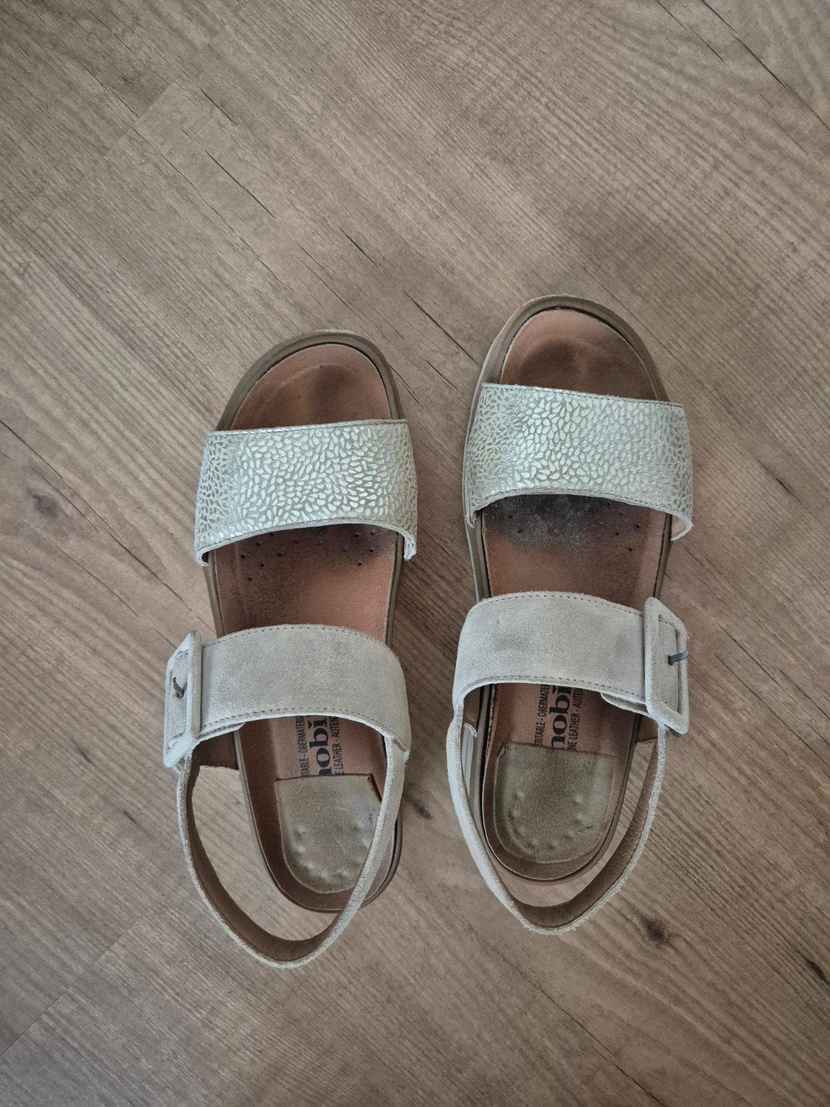 Comfortabele Mobils sandalen met uitneembare zool, maat 40, Kleding | Dames, Schoenen, Beige, Zo goed als nieuw, Sandalen of Muiltjes