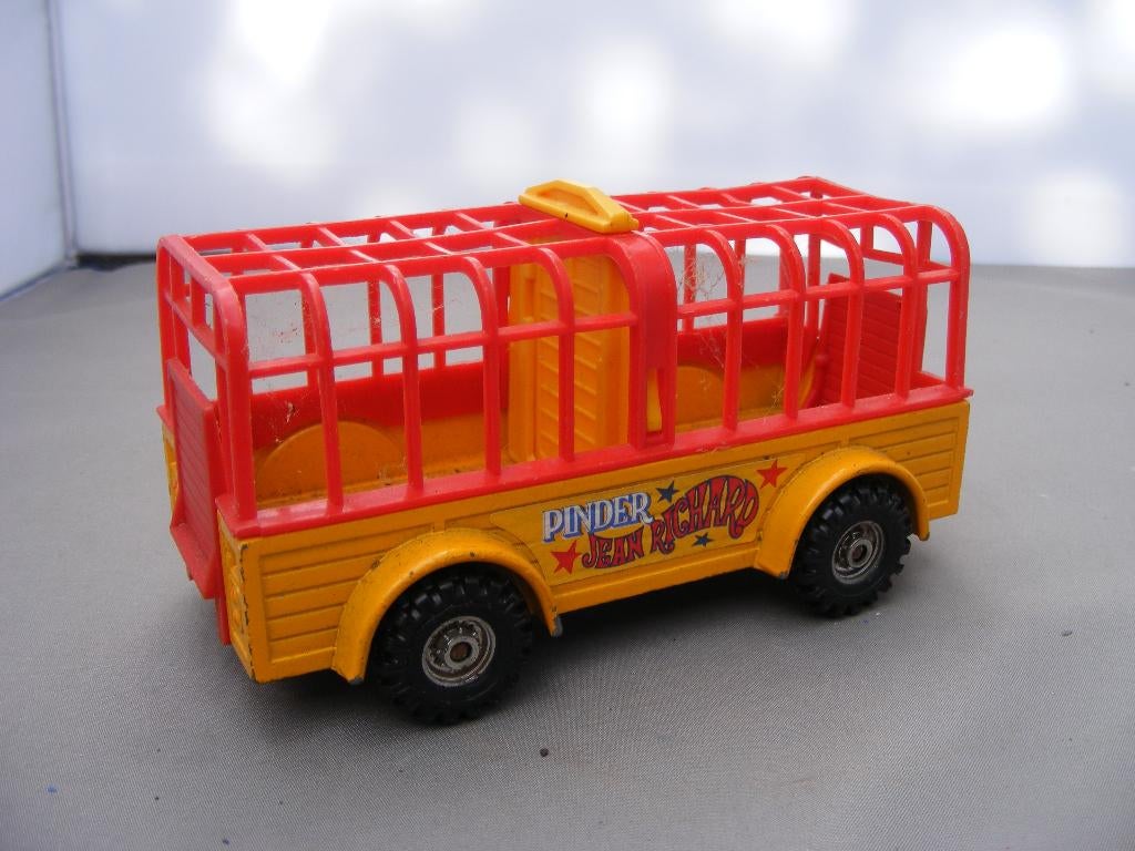 Circus trailer met kooi  1/36 pinder jean richard circus, Ophalen of Verzenden, Gebruikt, Overige typen