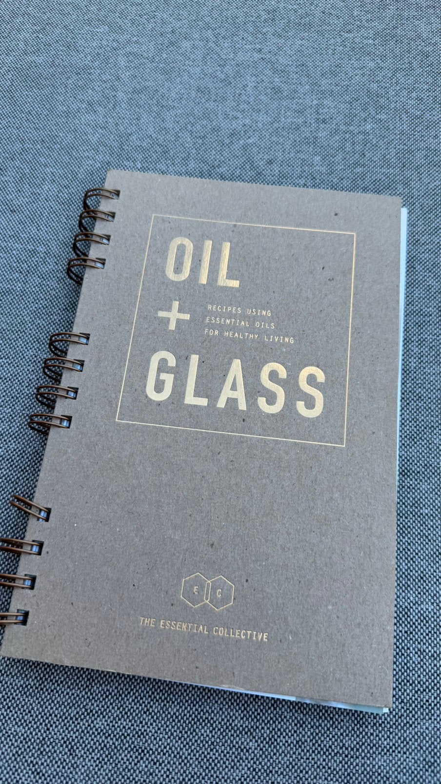 Oil+Glass recipes using essential oils for healthy living, Nieuw, Ophalen of Verzenden, Los deel, Overige onderwerpen