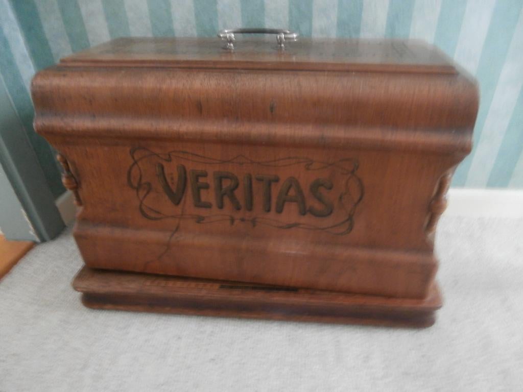 Antieke naaimachine Veritas met houten kap retro, Ophalen, Gebruikt, Naaimachine, Overige merken