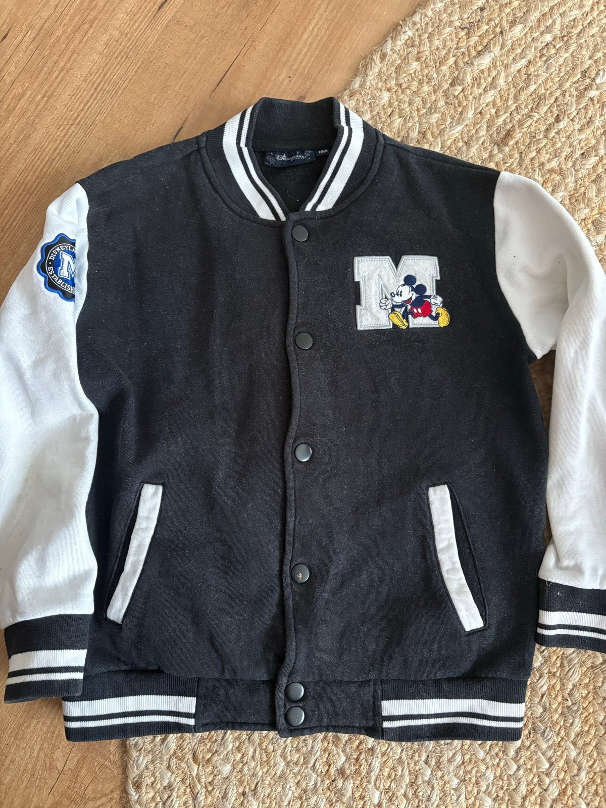 Disneyland Paris Mickey Mouse Bomberjack - Maat 10 jaar, Ophalen of Verzenden, Gebruikt, Jongen of Meisje, Jas