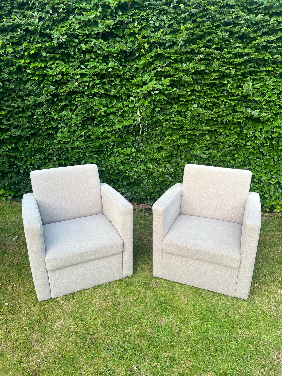 2x Lichtgrijze Stoelen - 73x75x78 cm, Ophalen, Gebruikt, 75 tot 100 cm, Stof