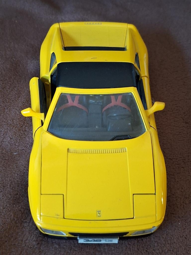 Gele Ferrari 348 ts schaal 1/18 Maisto, Hobby en Vrije tijd, Modelauto's | 1:18, Ophalen of Verzenden, Zo goed als nieuw, Maisto