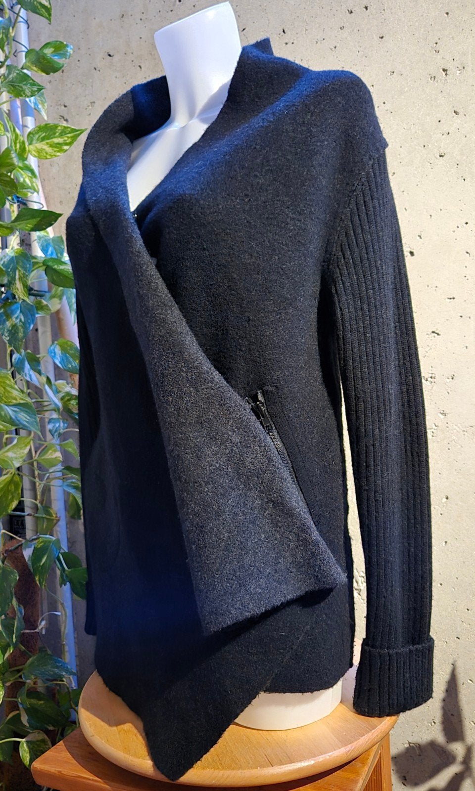 Vintage - OSKA - asymmetrisch Wool'blend Vest- Maat M, Zwart, OSKA, Zo goed als nieuw, Ophalen