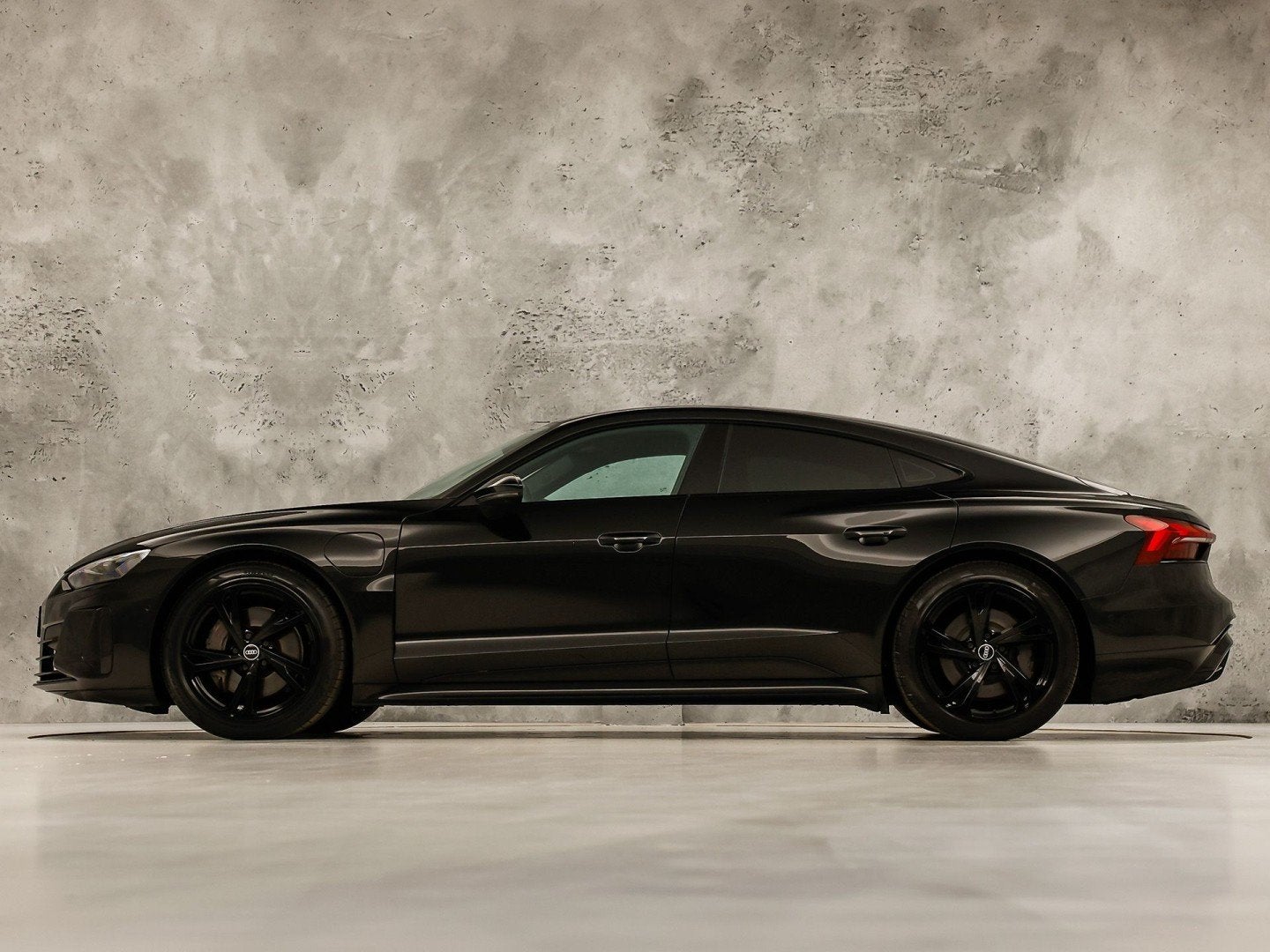 Audi e-tron GT GT 93 kWh Automaat 476Pk (PANORAMADAK, APPLE, Auto's, Audi, Automaat, 12 maanden, Gebruikt, Zwart