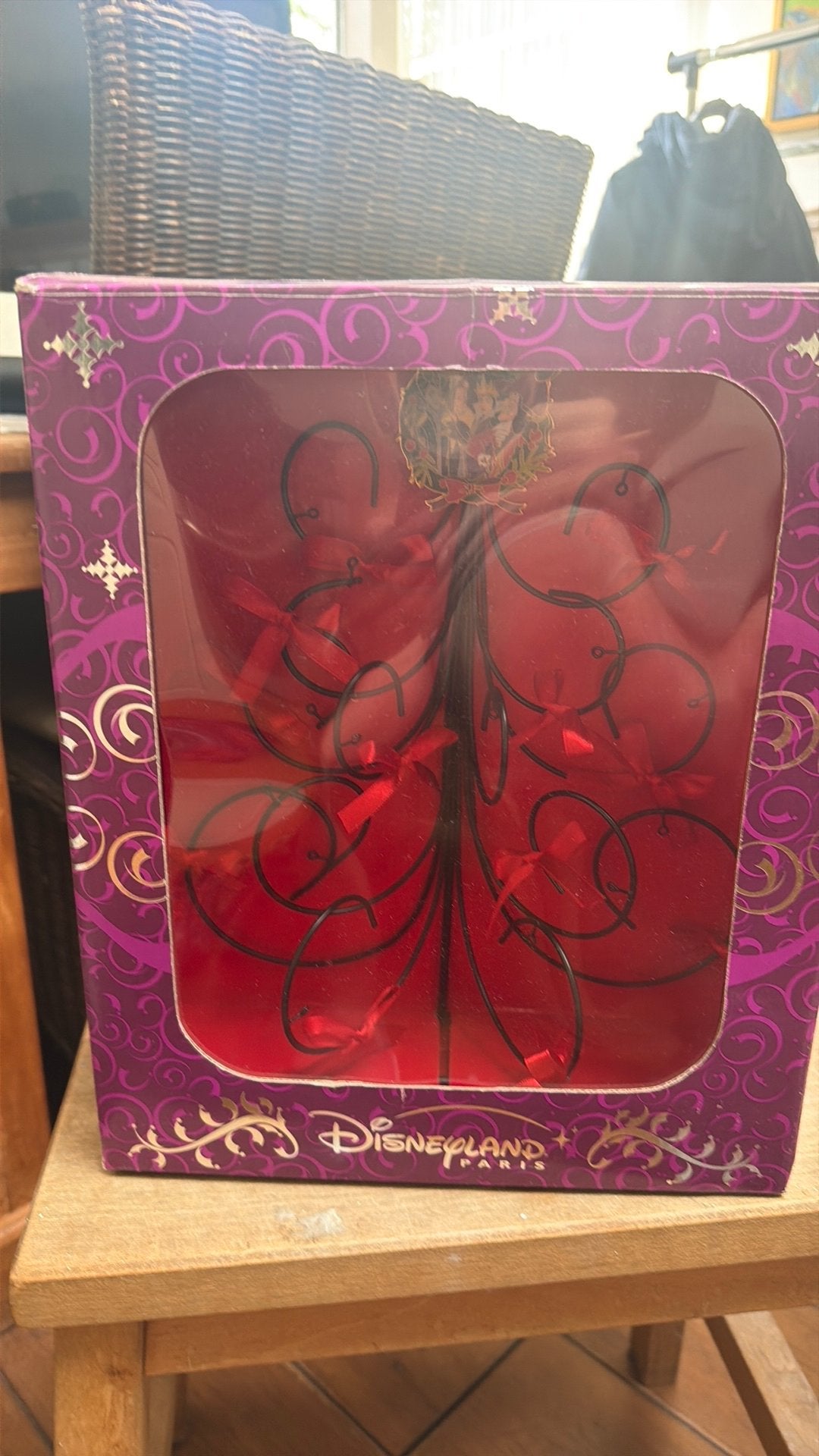 Disneyland Paris pin standaard, Ophalen, Overige figuren, Nieuw, Beeldje of Figuurtje