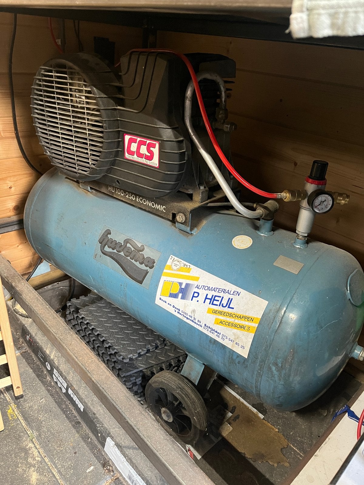 100 liter compressor, Doe-het-zelf en Verbouw, 100 liter of meer, Ophalen, Gebruikt, Mobiel