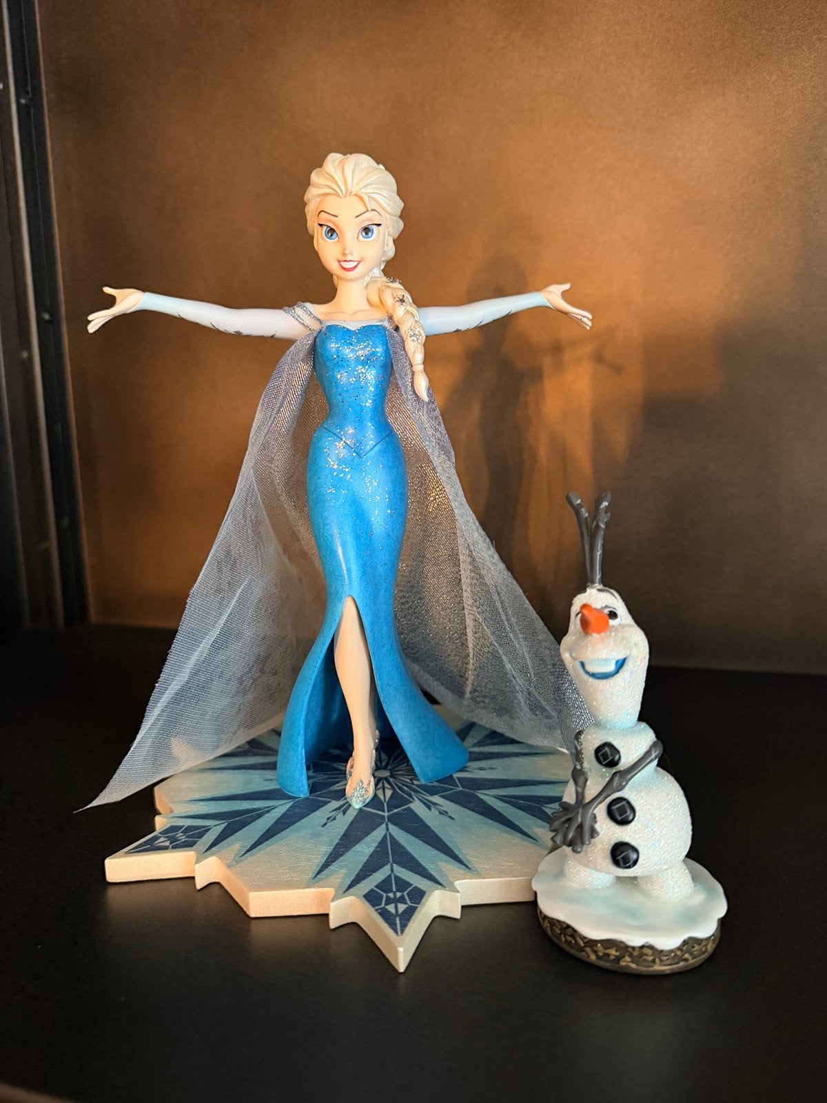 Disney Frozen Elsa – Disney Parks Exclusive – met Olaf, Ophalen of Verzenden, Overige figuren, Zo goed als nieuw, Beeldje of Figuurtje