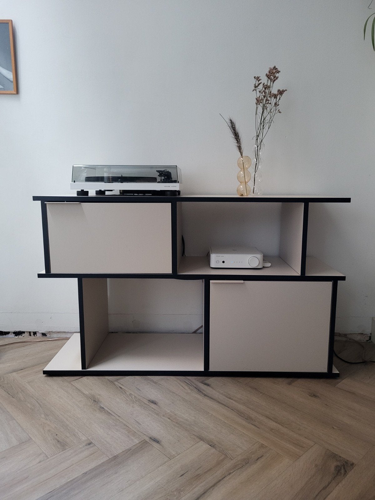Tylko dressoir zand / zwart, Huis en Inrichting, Ophalen, Zo goed als nieuw, 25 tot 50 cm, 100 tot 150 cm