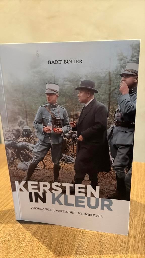 KR-1 Bart Bolier - Kersten in kleur, Ophalen of Verzenden, Gelezen, Bart Bolier