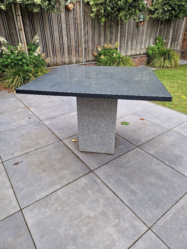 Robuuste granieten tuintafel - Vierkant, Ophalen, Overige materialen, Modern, Robuust, Tuin, Vierkant