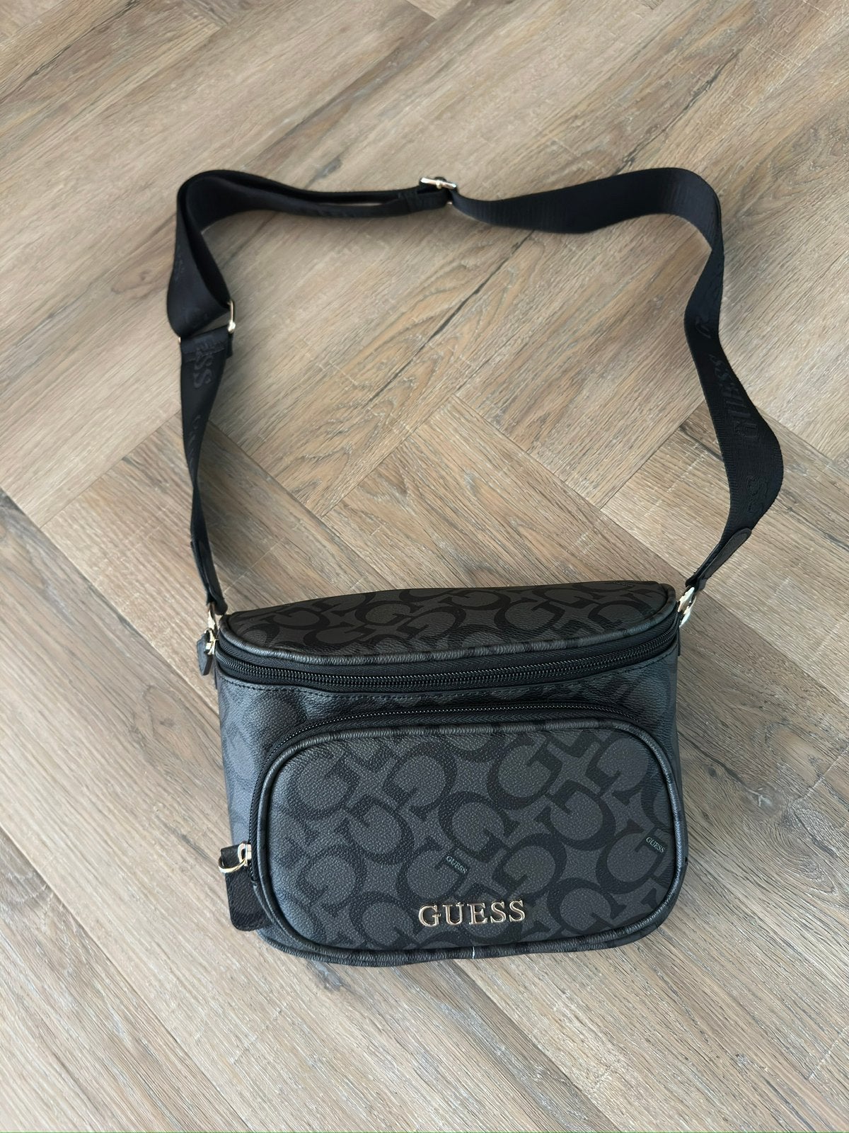 Guess tas nieuw heuptas schoudertas, Sieraden, Tassen en Uiterlijk, Ophalen of Verzenden, Nieuw, Zwart
