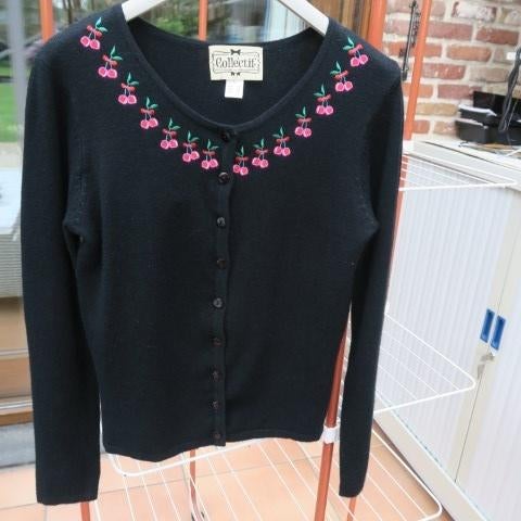 Gileetje zwart met kersen vooraan Collectif Londen mt 38, Maat 38/40 (M), Zwart, Nieuw, Ophalen of Verzenden