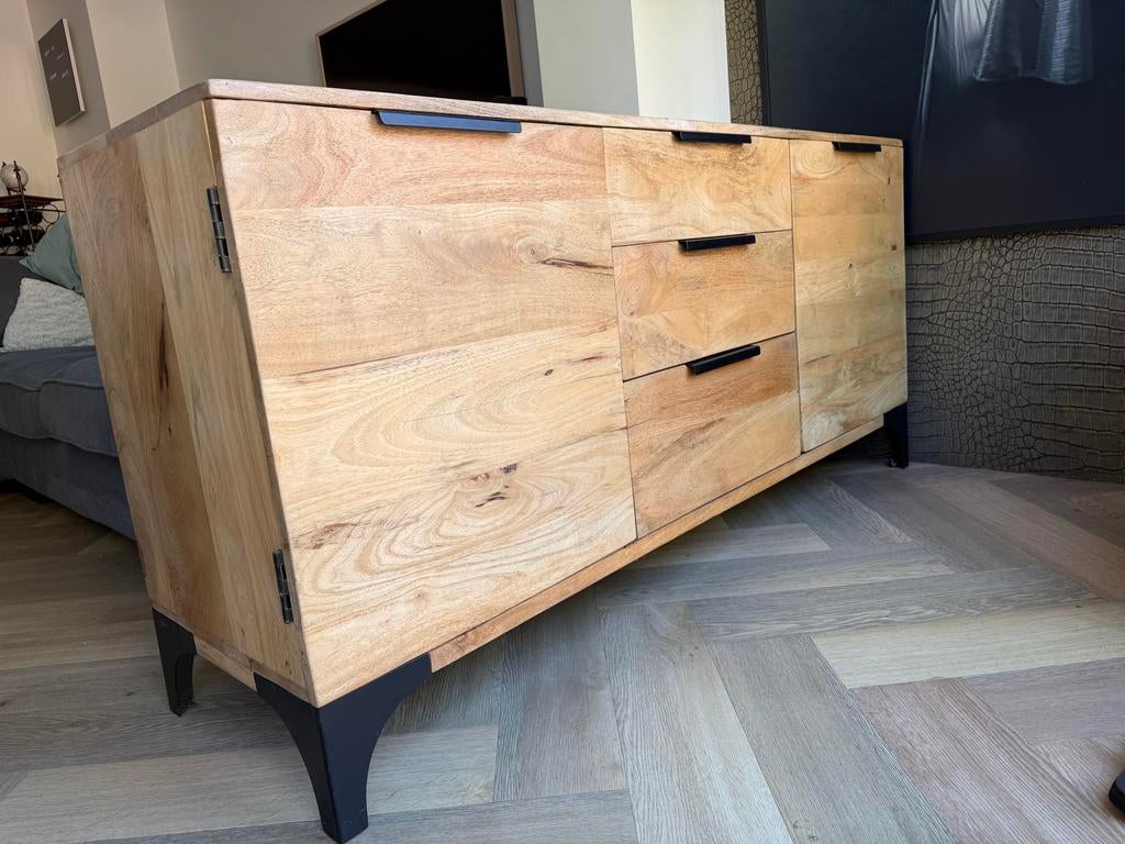 Dressoir van Mangohout, Huis en Inrichting, Kasten | Dressoirs, Ophalen, 150 tot 200 cm, Zo goed als nieuw, Met lade(s)