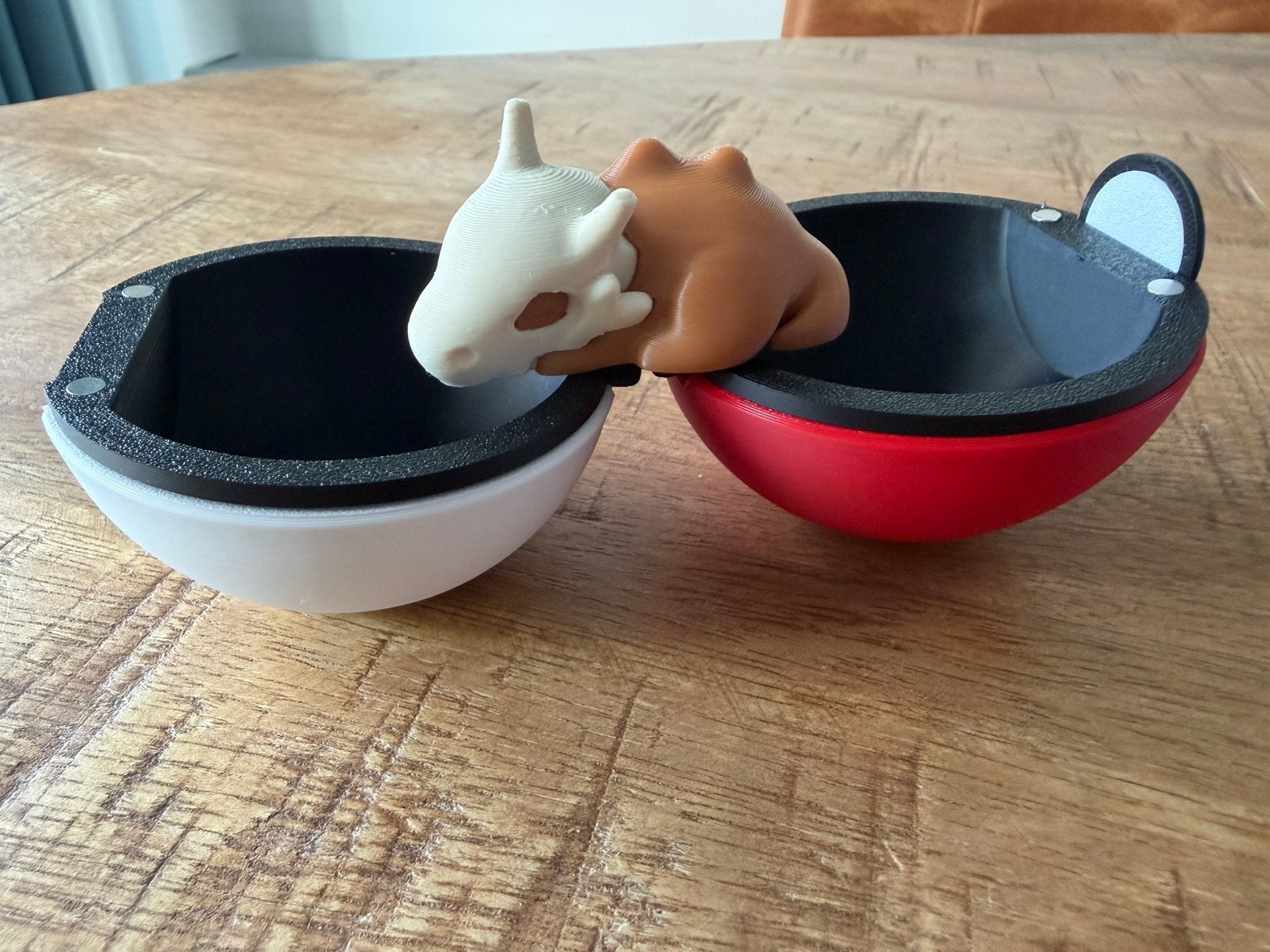 Pokeball + sleeping cubone mini figure #pokemon, Ophalen of Verzenden, Nieuw