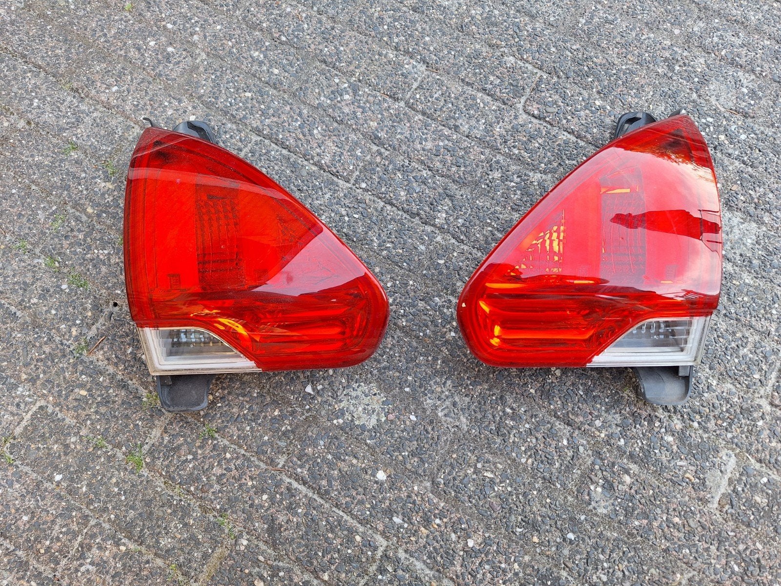 set achterlichten links en rechts Peugeot 2008 2013-2016, Auto-onderdelen, Ophalen of Verzenden, Gebruikt, Peugeot