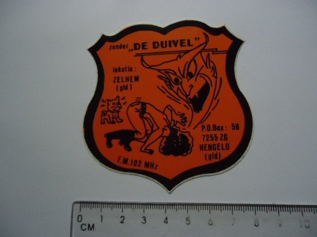 sticker oud DE DUIVEL piraat piraten radio hengelo zelhem, Verzenden, Zo goed als nieuw, Bedrijf of Vereniging