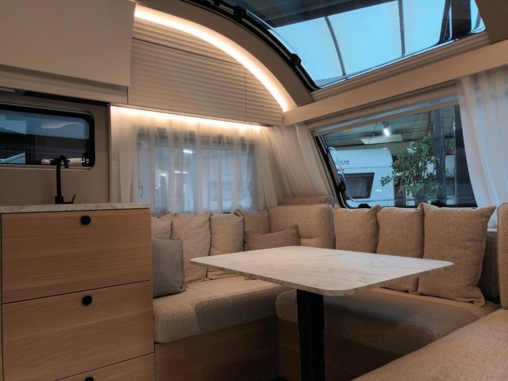 Adria Adora 572 UT, Rondzit, Bedrijf, 6 tot 7 meter, Overige typen