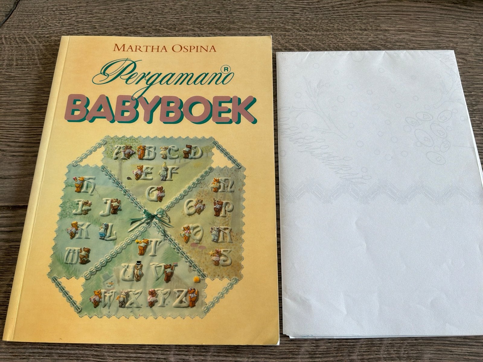 Pergamano Babyboek - Martha Ospina, Boeken, Ophalen of Verzenden, Zo goed als nieuw