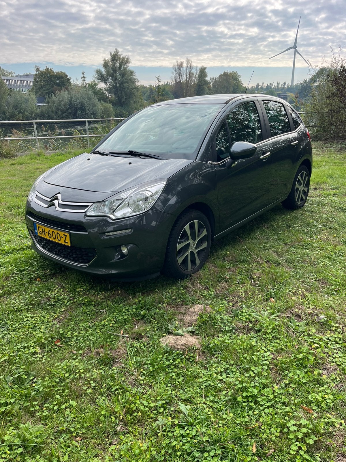 Citroën C3 1.6 Hdif 73KW 2015 Grijs Zeer Netjes!!!!, Auto's, Voorwielaandrijving, Stof, Origineel Nederlands, Bedrijf