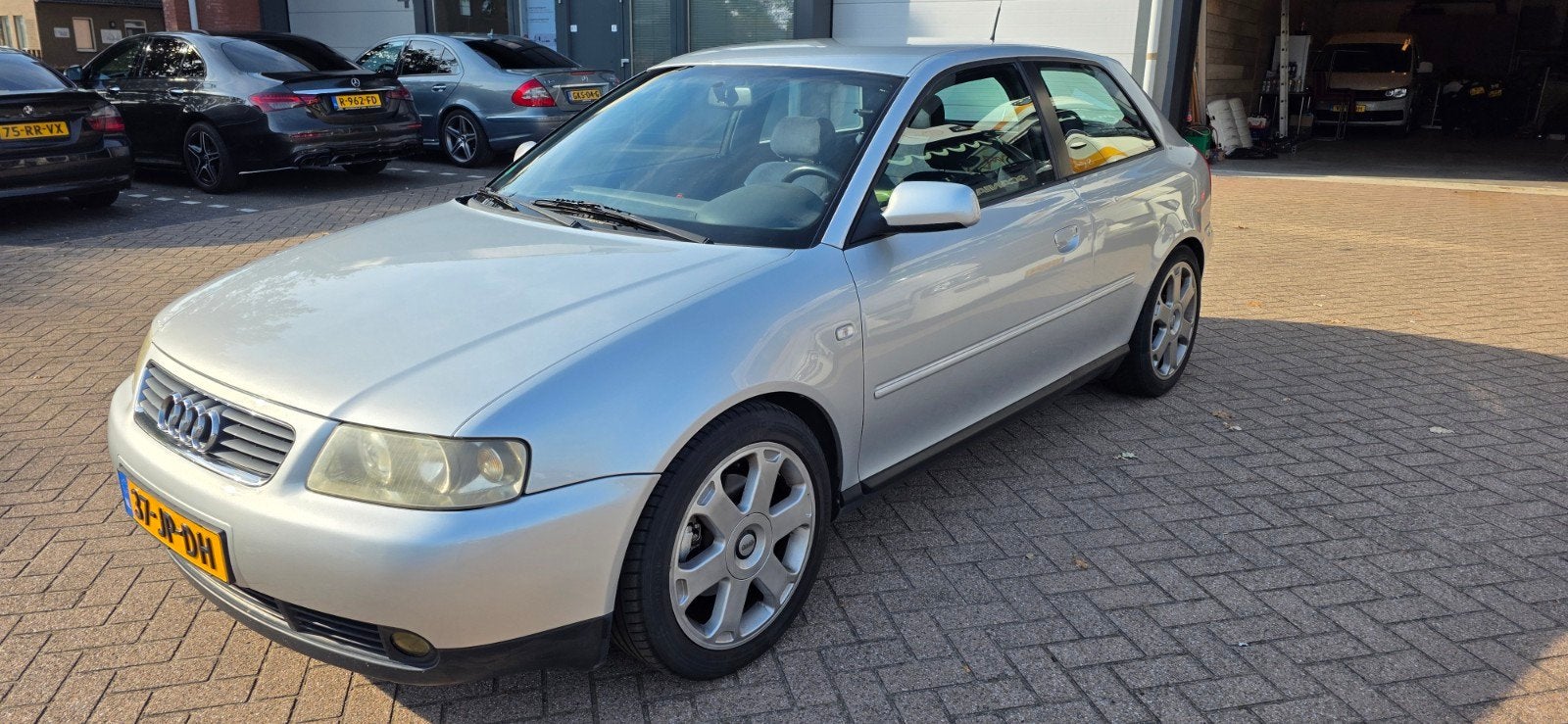 Audi A3 1.8 110KW 3D 2002 Grijs, Auto's, 4 cilinders, 620 kg, Origineel Nederlands, Handgeschakeld