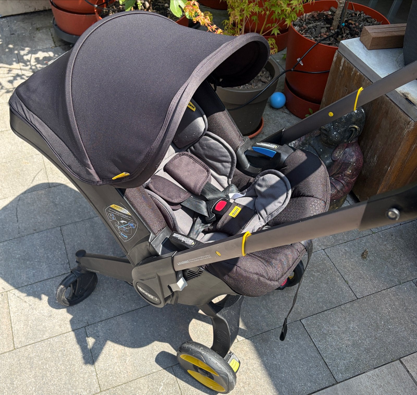 Doona+ Autostoel & Kinderwagen in één met accessoires, Overige merken, Autogordel, Ophalen of Verzenden, Zo goed als nieuw