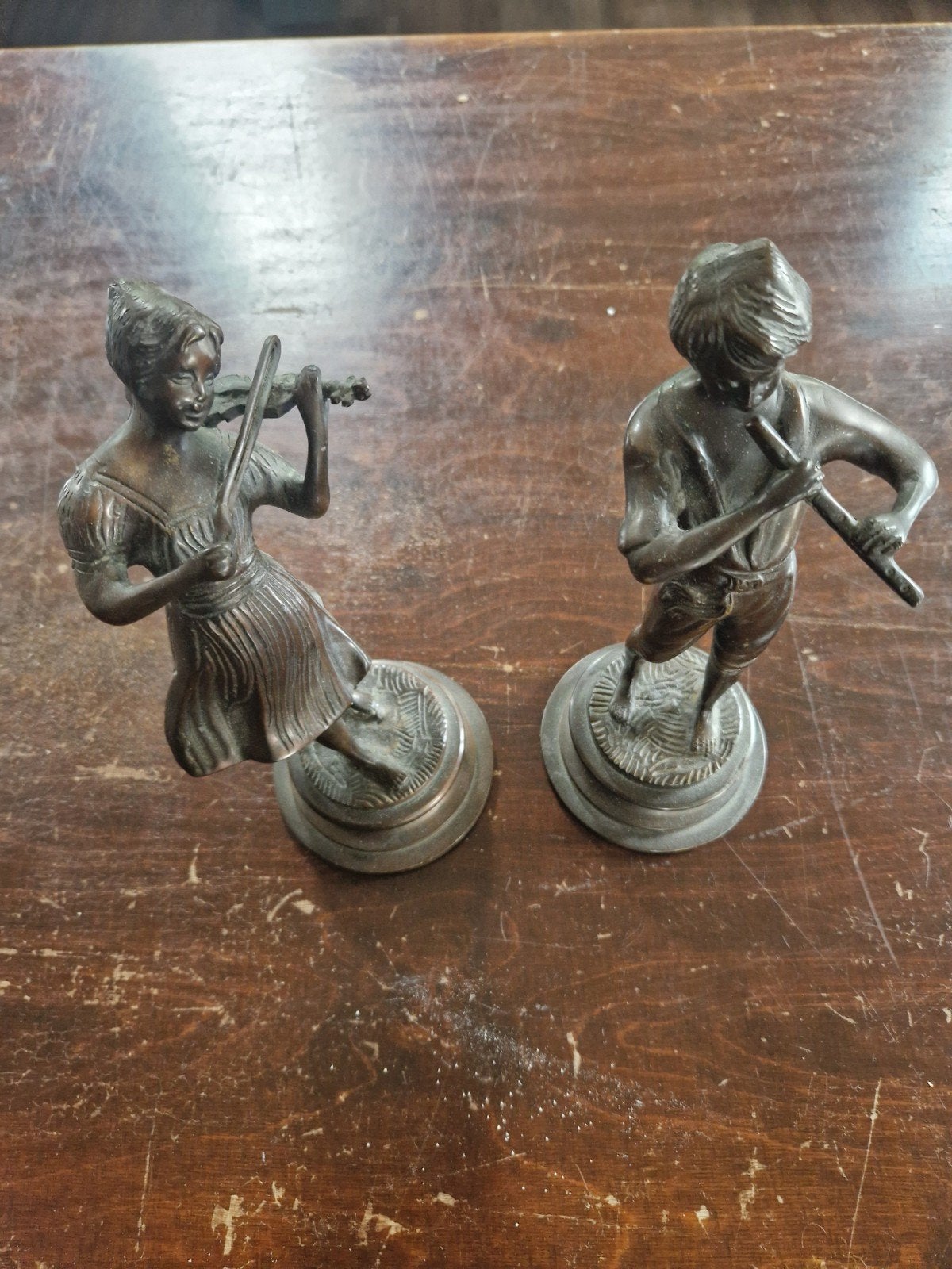 Bronzen Beelden: Muzikanten (Viool & Fluit), Groep mensen, Gepatineerd, Ophalen of Verzenden, Brons