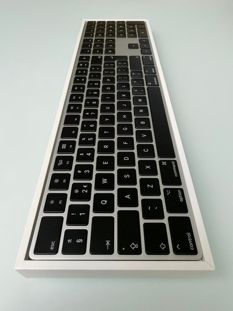 Apple Magic Keyboard Zwart/Zilver met Numpad — Special Ed., Verzenden, Qwerty, Zo goed als nieuw, Draadloos