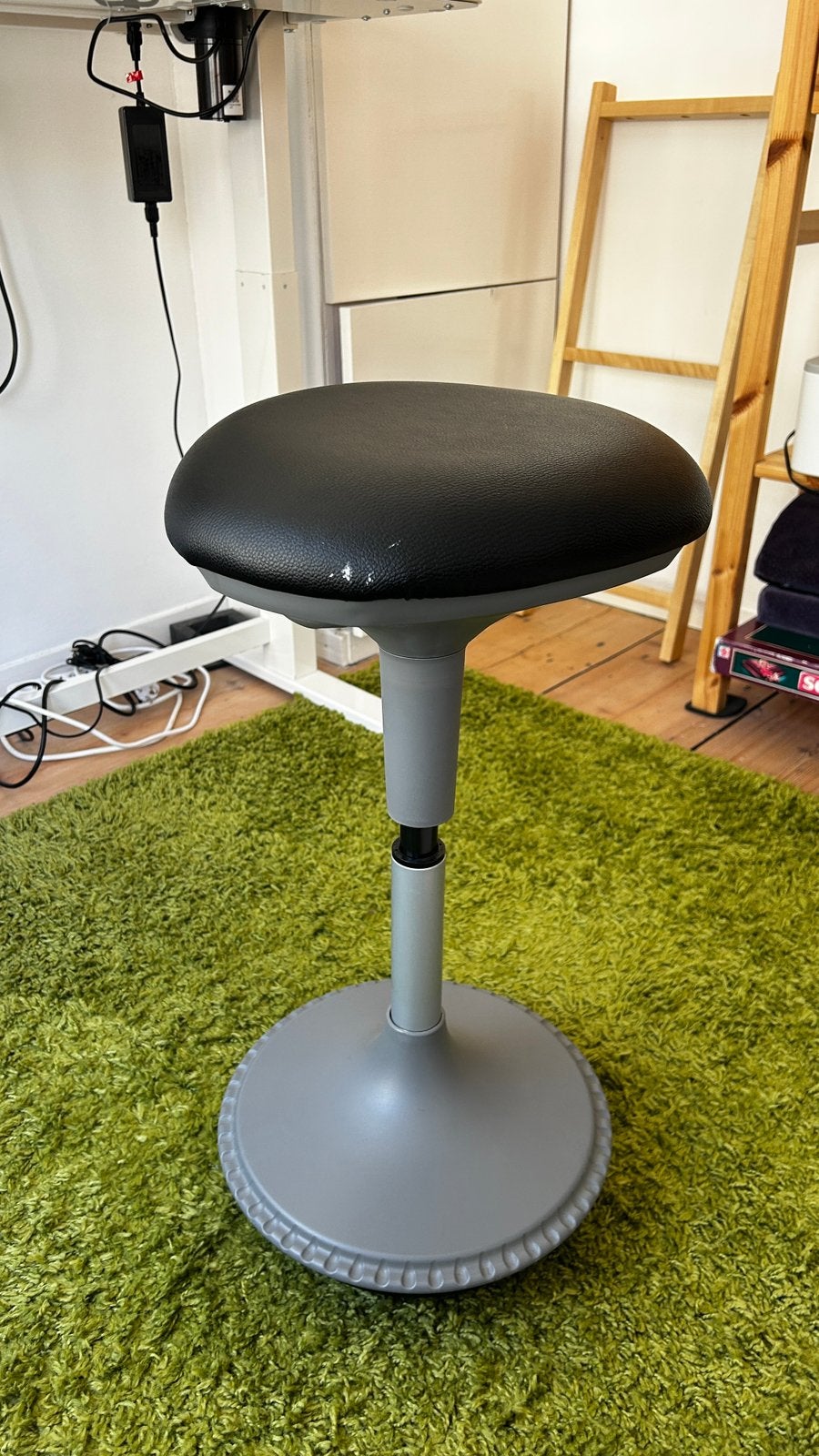 Sit-stand Wobble stool - Wiebelkruk, Ophalen, In hoogte verstelbaar, Zo goed als nieuw, Hout