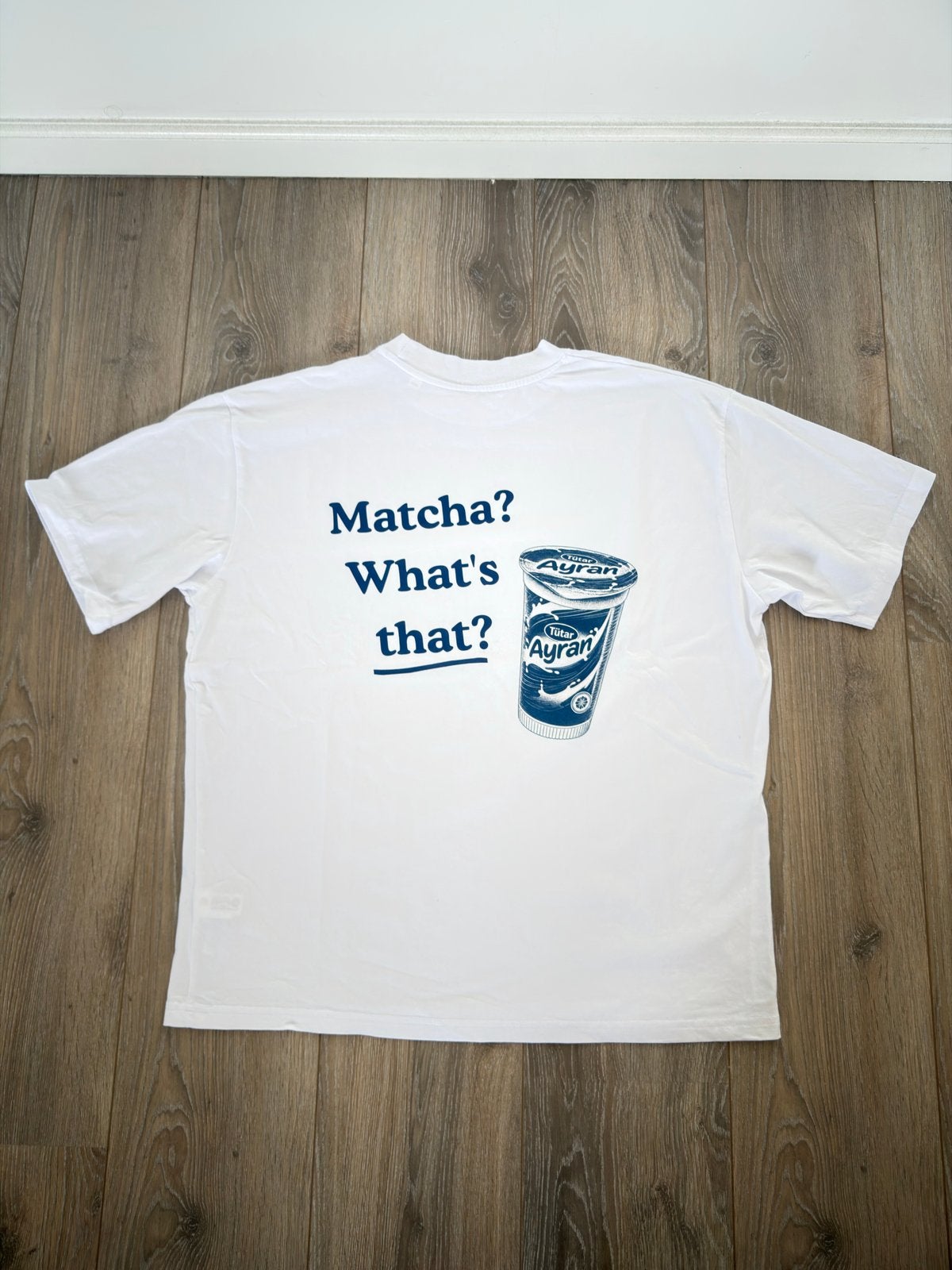 T-shirt 'Matcha? What's that?' - Maat S, Nieuw, Ophalen of Verzenden, Nieuw, Maat 46 (S) of kleiner, Wit