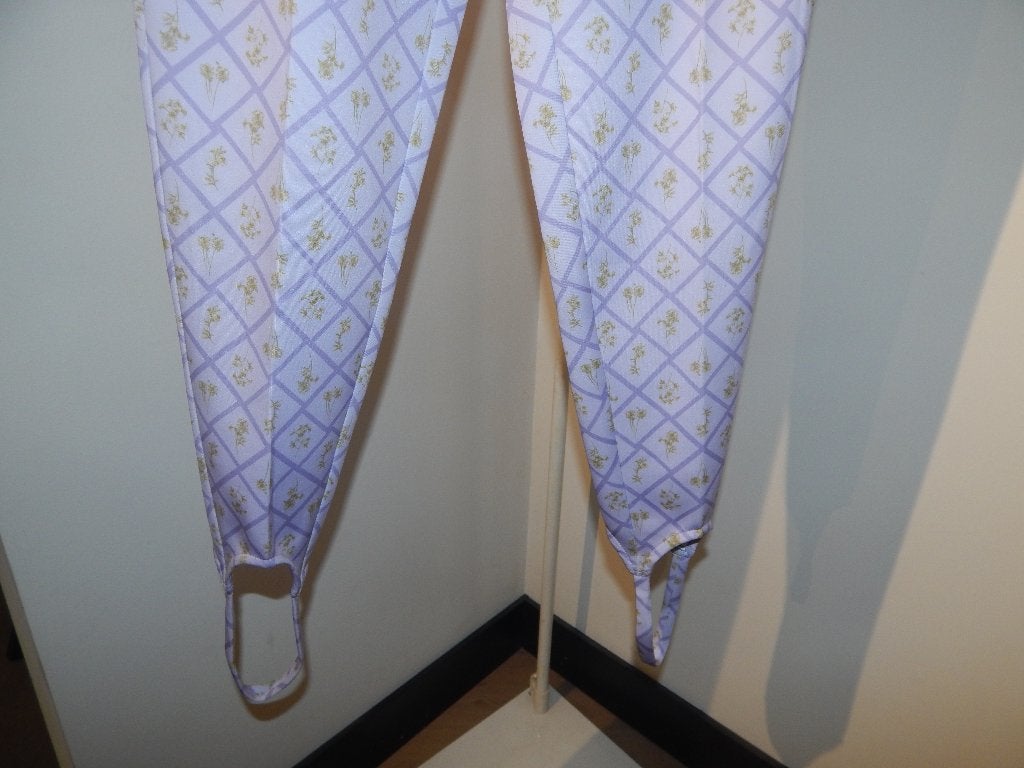 Sage and Ivy Nieuwe broek paars bloemen printje schattig S/M, Verzenden, Paars, Nieuw, Maat 36 (S)